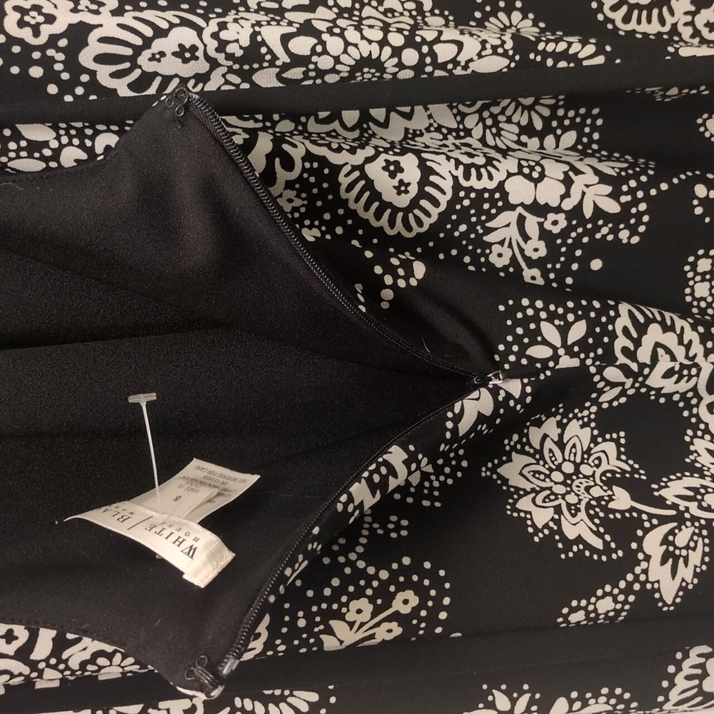 Stunning Halter Dress with Floral Design - Picture 12 of 13